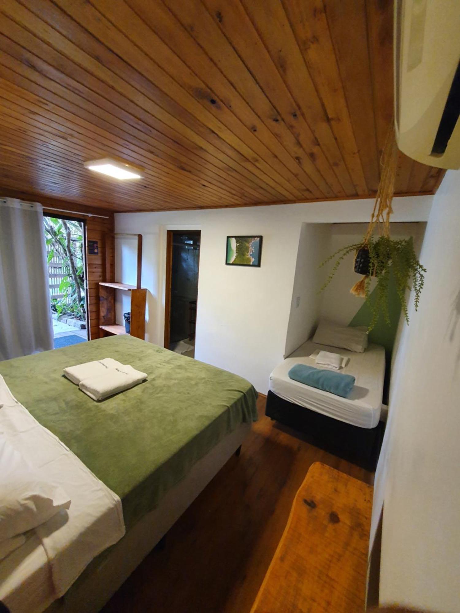 The Search House Hostel ฟลอเรียนอโปลิส ภายนอก รูปภาพ