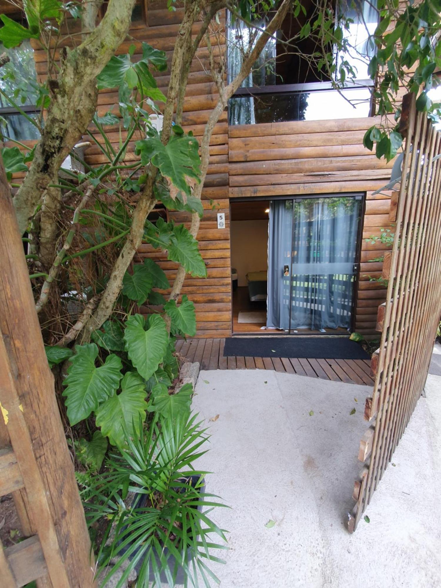 The Search House Hostel ฟลอเรียนอโปลิส ภายนอก รูปภาพ