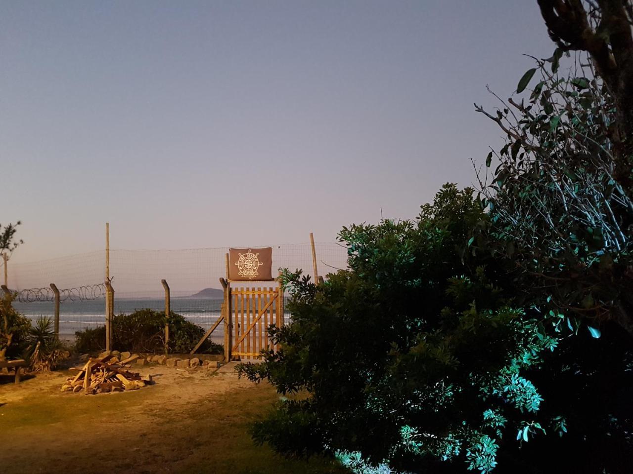 The Search House Hostel ฟลอเรียนอโปลิส ภายนอก รูปภาพ